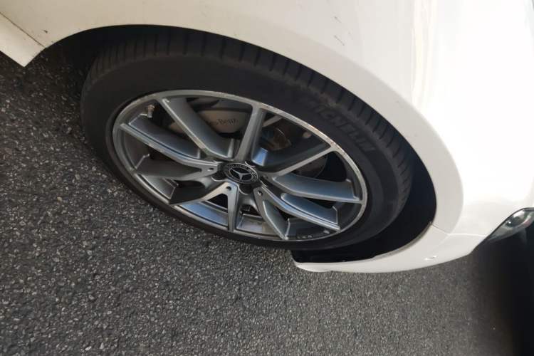 Used Mercedes-Benz E-Class 2021 E 260 Coupe Right Front Wheel Hub