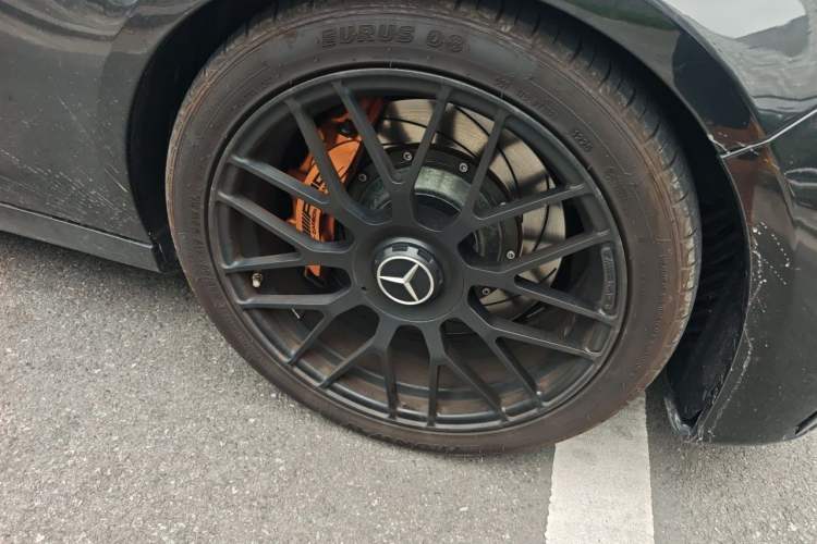 Used Mercedes-Benz E-Class 2021 E 260 Stylish Sports Edition Right Front Wheel Hub