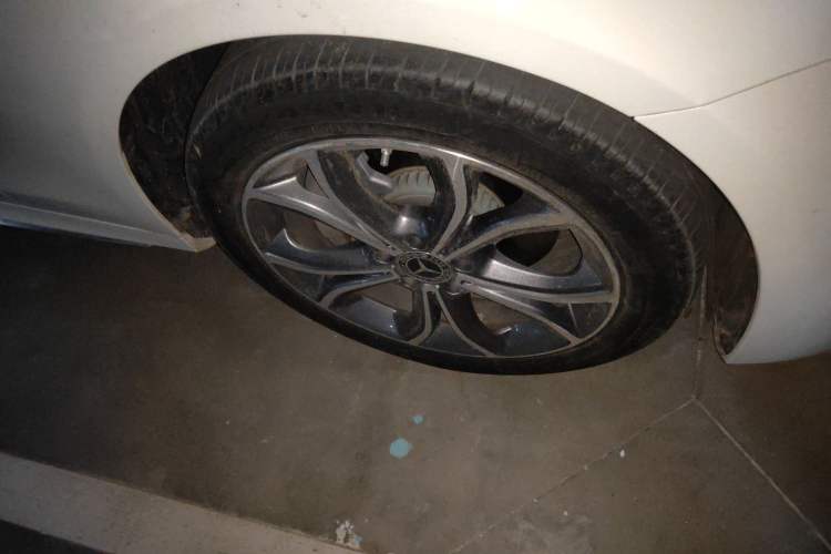 Used Mercedes-Benz E-Class 2021 Restyled E 300 L Sporty and Stylish Edition Right Front Wheel Hub