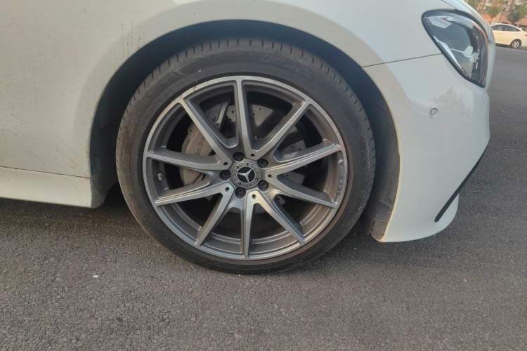 Used Mercedes-Benz E-Class 2021 Facelift E 260 Coupe Right Front Wheel Hub