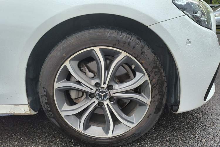 Used Mercedes-Benz E-Class 2021 E 300 L Sport Luxury Edition Right Front Wheel Hub