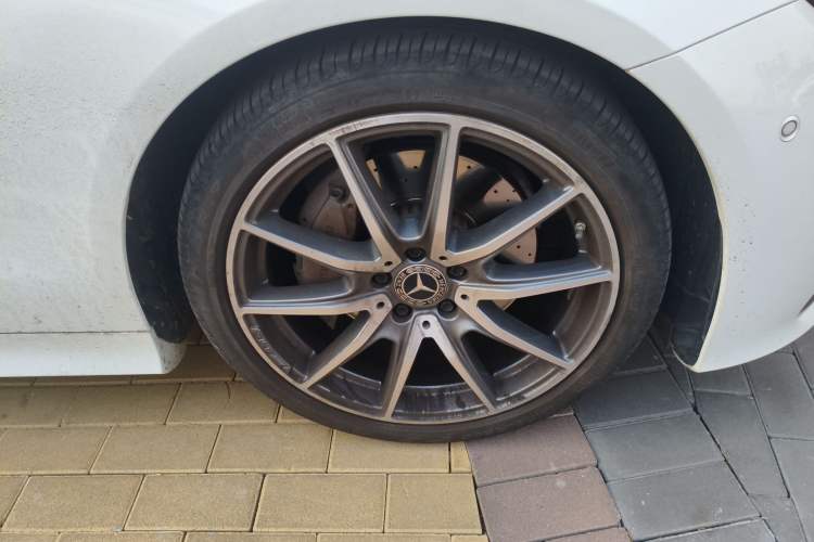 Used Mercedes-Benz E-Class 2021 E 260 Coupe Right Front Wheel Hub
