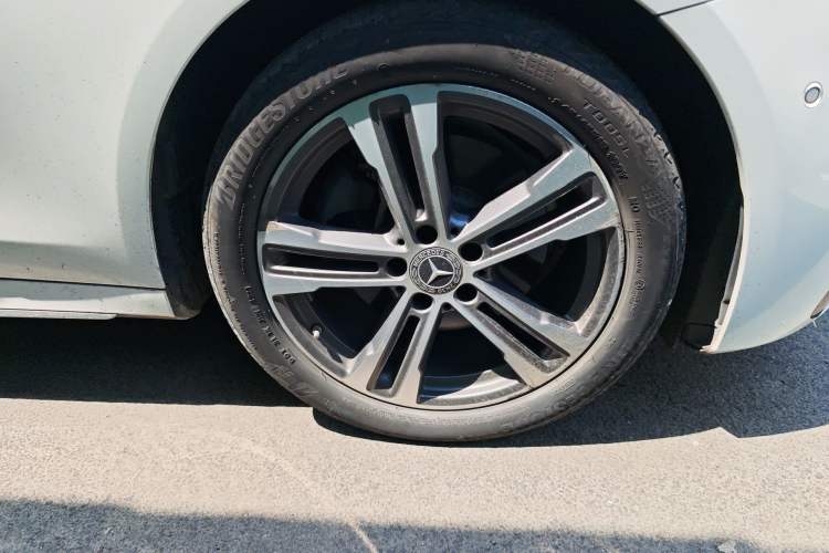 Used Mercedes-Benz E-Class 2021 Facelift E 260 L Sport Edition Right Front Wheel Hub