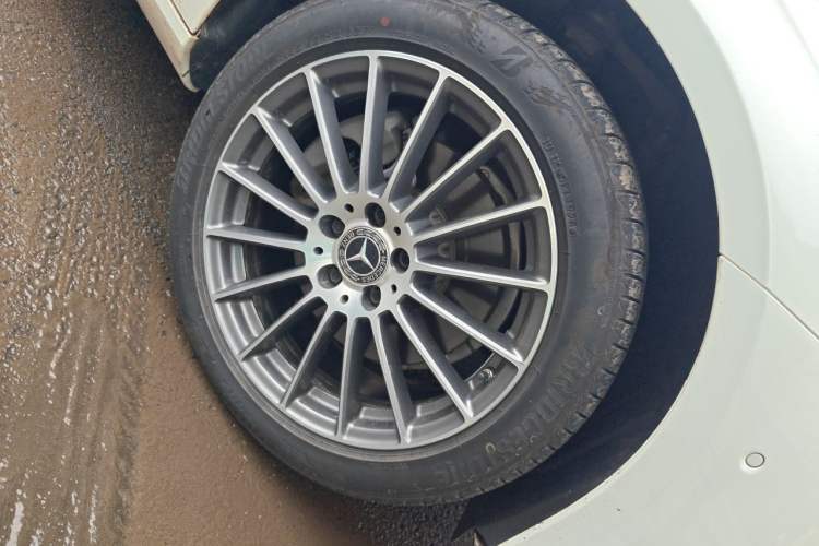 Used Mercedes-Benz E-Class 2021 E 260 L Right Front Wheel Hub