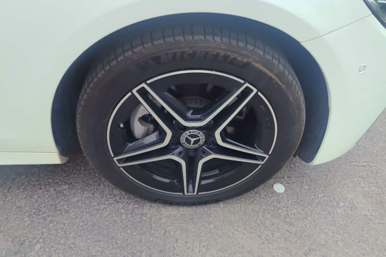 Used Mercedes-Benz E-Class 2021 Updated E 260 Fashion Sport Edition Right Front Wheel Hub