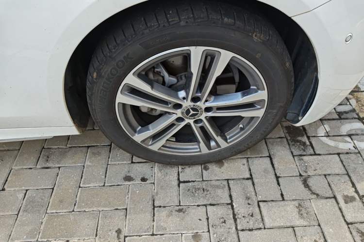 Used Mercedes-Benz E-Class 2021 E 260 L Sport Edition Right Front Wheel Hub