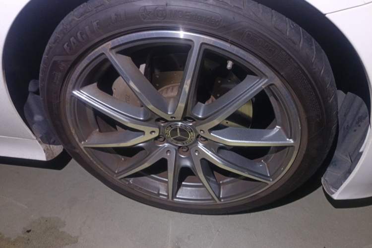 Used Mercedes-Benz E-Class 2021 E 260 Coupe Right Front Wheel Hub