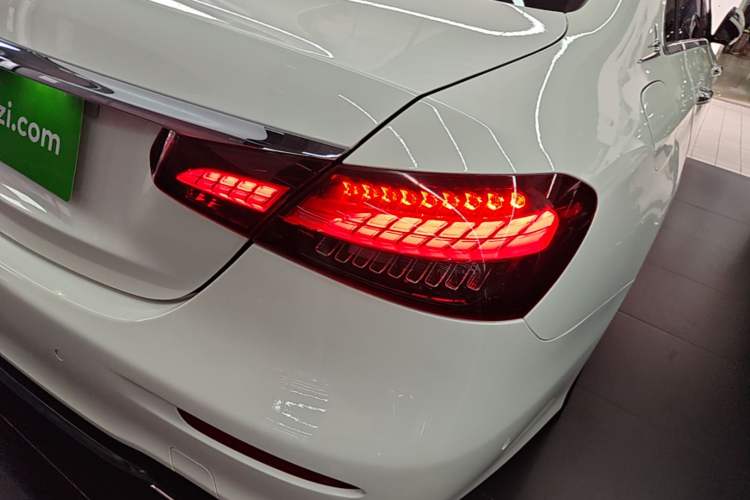 Used Mercedes-Benz E-Class 2021 E 300 L Sport Luxury Edition Right Rear Taillight