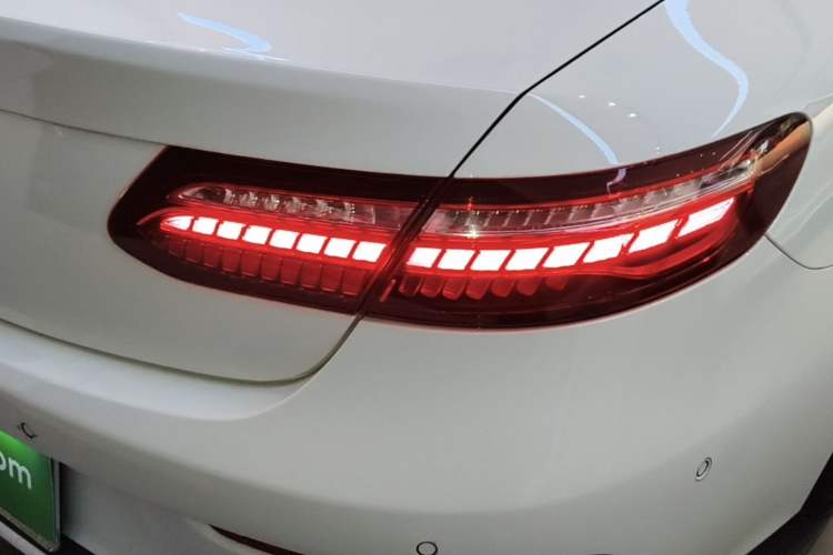 Used Mercedes-Benz E-Class 2021 E 260 Convertible Coupe Right Rear Taillight