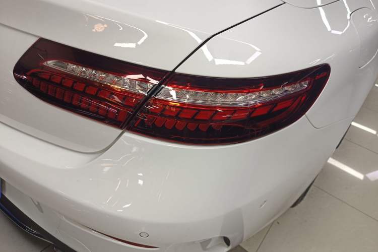 Used Mercedes-Benz E-Class 2021 E 260 Convertible Coupe Right Rear Taillight