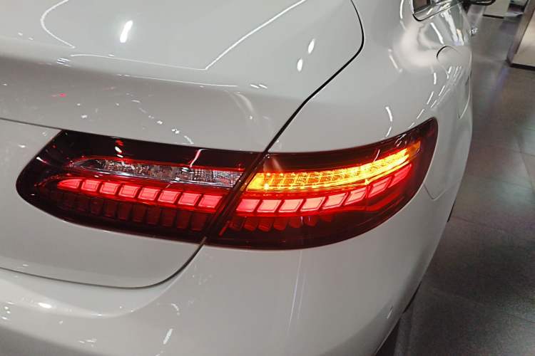 Used Mercedes-Benz E-Class 2021 E 260 Coupe Right Rear Taillight