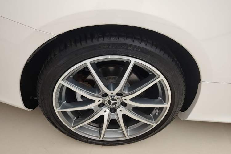 Used Mercedes-Benz E-Class 2021 Facelift E 260 Coupe Right Rear Wheel Hub