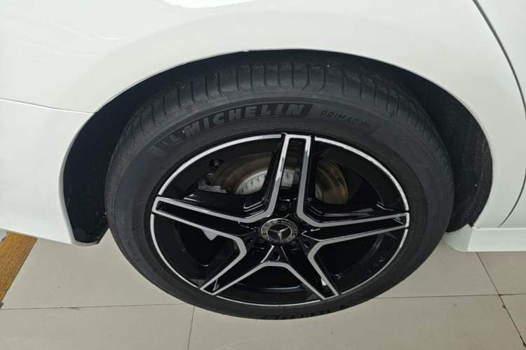 Used Mercedes-Benz E-Class 2021 Updated E 260 Fashion Sport Edition Right Rear Wheel Hub