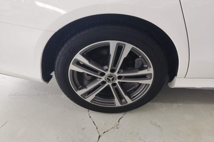 Used Mercedes-Benz E-Class 2021 E 260 L Sport Edition Right Rear Wheel Hub