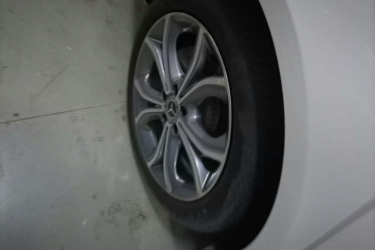 Used Mercedes-Benz E-Class 2021 E 300 L Sporty and Stylish Model Right Rear Wheel Hub