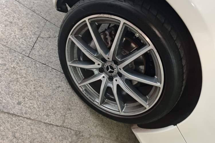 Used Mercedes-Benz E-Class 2021 E 260 Coupe Right Rear Wheel Hub