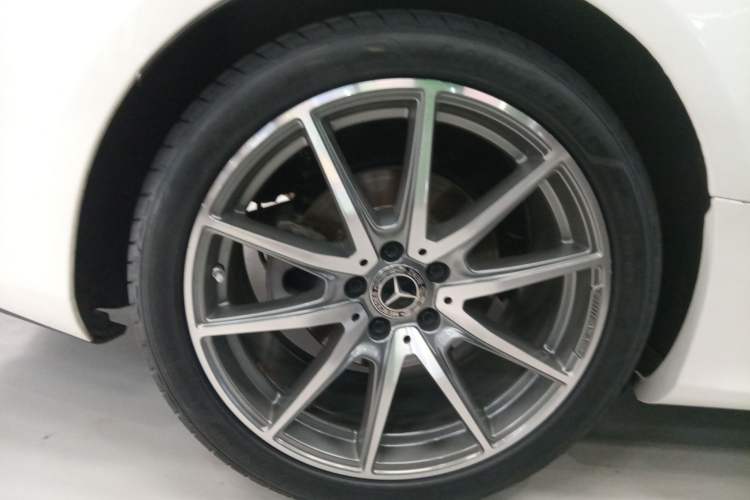 Used Mercedes-Benz E-Class 2021 Facelift E 260 Coupe Right Rear Wheel Hub