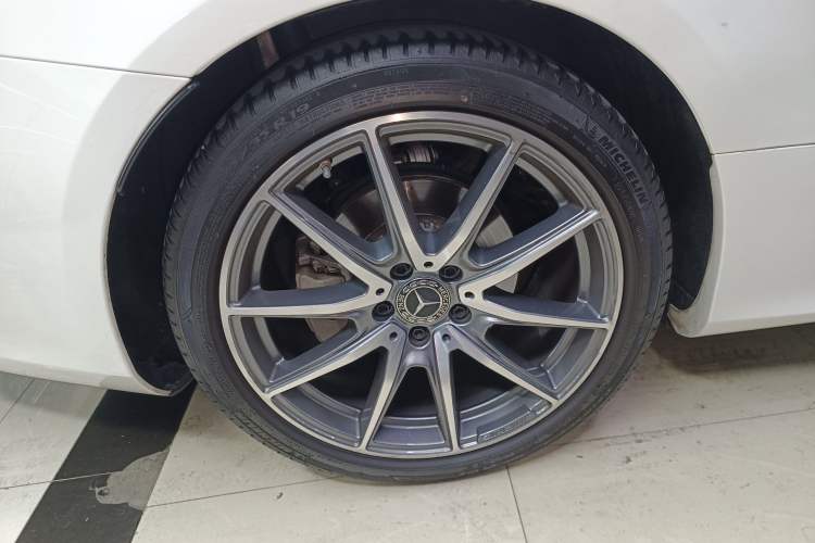Used Mercedes-Benz E-Class 2021 E 260 Convertible Coupe Right Rear Wheel Hub
