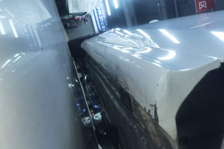Used Mercedes-Benz E-Class 2021 E 300 Coupe Right Side Sill