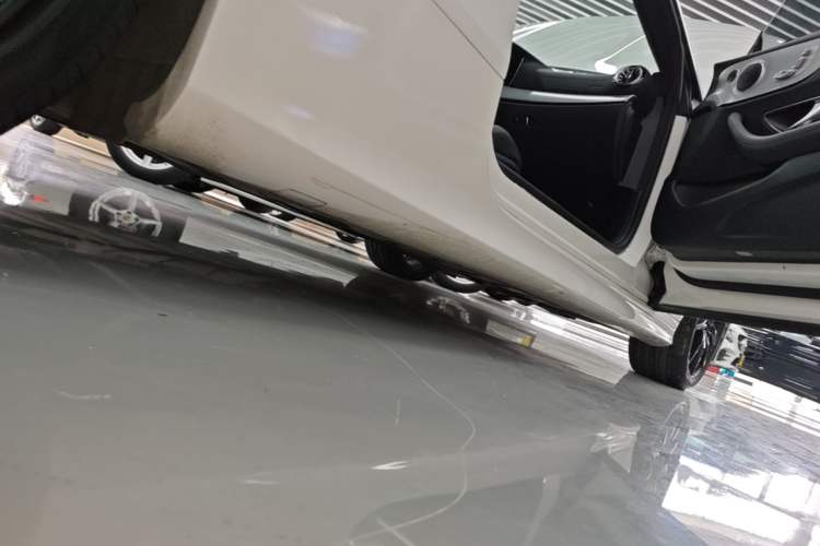 Used Mercedes-Benz E-Class 2021 E 260 Coupe Right Side Sill