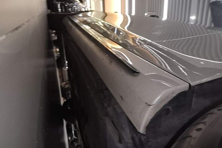 Used Mercedes-Benz E-Class 2021 E 300 L Sport Luxury Edition Right Side Sill