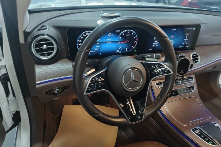 Used Mercedes-Benz E-Class 2021 Restyled E 300 L Luxury Edition Steering Wheel