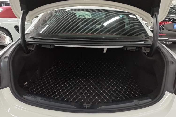 Used Mercedes-Benz E-Class 2021 E 260 Coupe Trunk