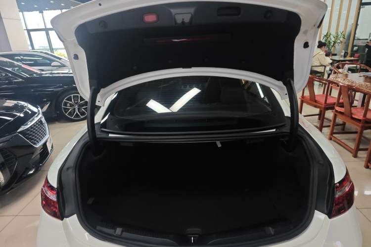 Used Mercedes-Benz E-Class 2021 E 260 Coupe Trunk