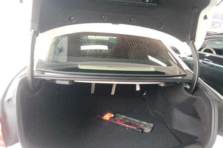 Used Mercedes-Benz E-Class 2021 E 260 Coupe Trunk