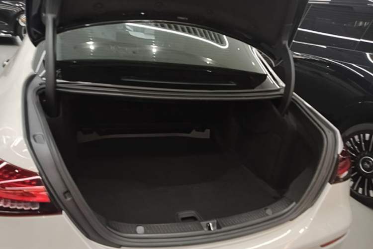 Used Mercedes-Benz E-Class 2021 E 300 L Sport Luxury Edition Trunk