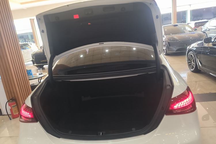 Used Mercedes-Benz E-Class 2021 E 300 L Sporty and Stylish Model Trunk