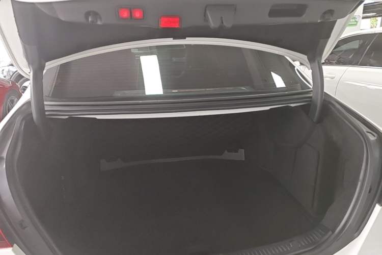 Used Mercedes-Benz E-Class 2021 Facelift E 260 L Sport Edition Trunk