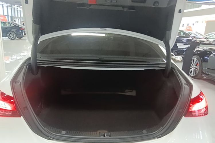Used Mercedes-Benz E-Class 2021 E 260 Stylish Sports Edition Trunk