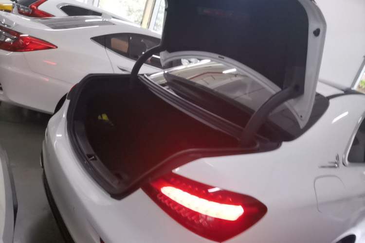 Used Mercedes-Benz E-Class 2021 E 300 L Sporty and Stylish Model Trunk