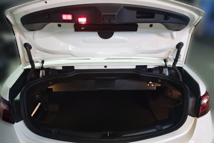 Used Mercedes-Benz E-Class 2021 E 260 Convertible Coupe Trunk