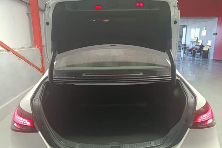 Used Mercedes-Benz E-Class 2021 Restyled E 300 L Sporty and Stylish Edition Trunk