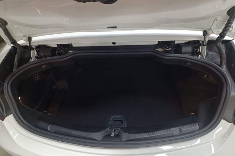 Used Mercedes-Benz E-Class 2021 E 260 Convertible Coupe Trunk