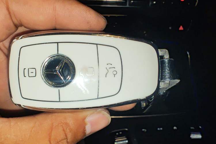 Used Mercedes-Benz E-Class 2021 Restyled E 300 L Sporty and Stylish Edition Vehicle Key