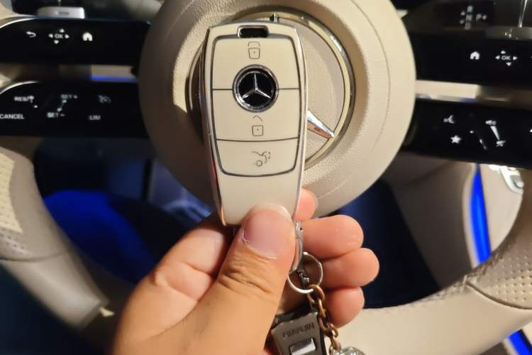 Used Mercedes-Benz E-Class  Vehicle Key