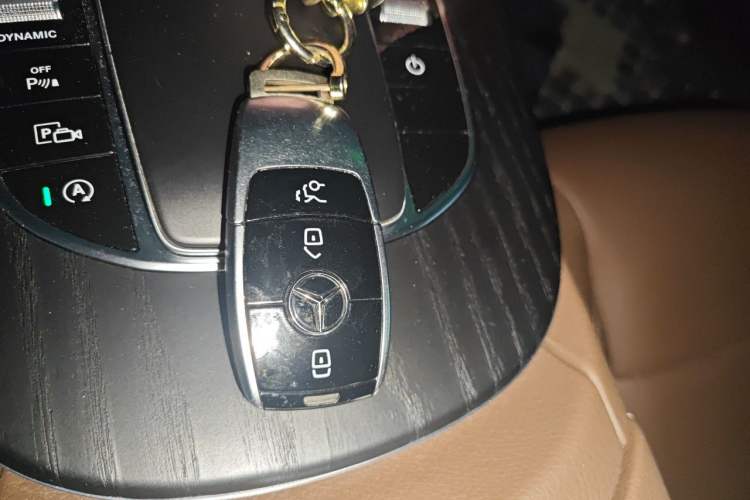 Used Mercedes-Benz E-Class 2021 Restyled E 300 L Sporty and Stylish Edition Vehicle Key