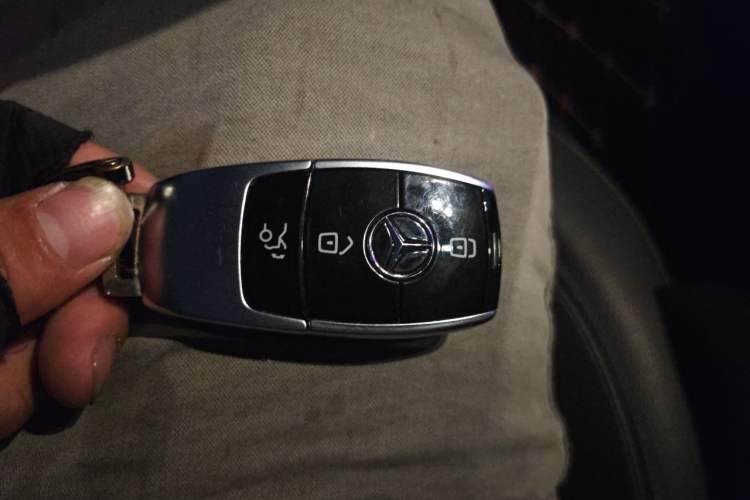 Used Mercedes-Benz E-Class 2021 Updated E 260 Fashion Sport Edition Vehicle Key