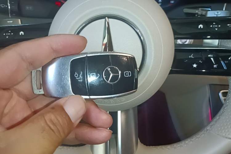 Used Mercedes-Benz E-Class 2021 Restyled E 300 L Sporty and Stylish Edition Vehicle Key