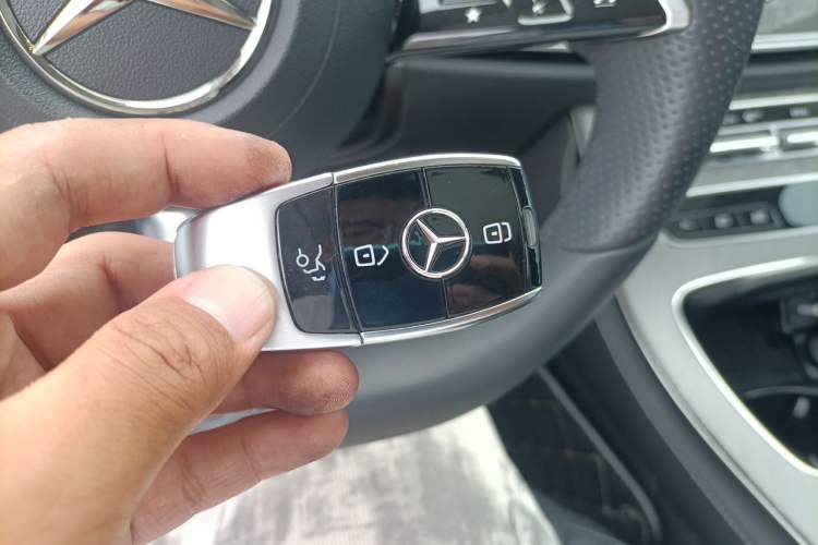 Used Mercedes-Benz E-Class 2021 Restyled E 300 L Sporty and Stylish Edition Vehicle Key