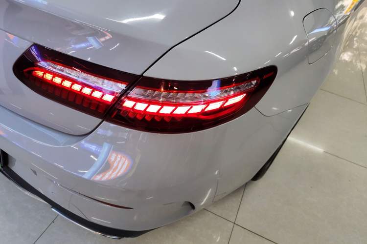 Used Mercedes-Benz E-Class 2021 E 260 Coupe Exterior 6