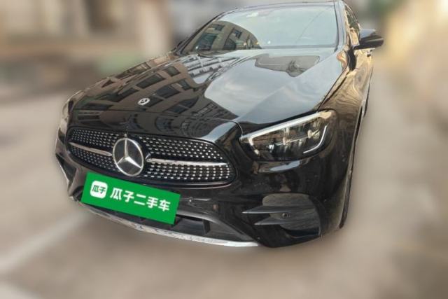 Ojetý Mercedes-Benz E-Class 2022 Revised E 300 L Sporty and Stylish Edition