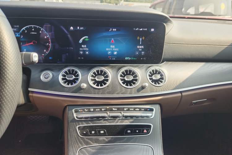 Used Mercedes-Benz E-Class 2022 E 300 Stylish Sports Edition Audio And AC Panel