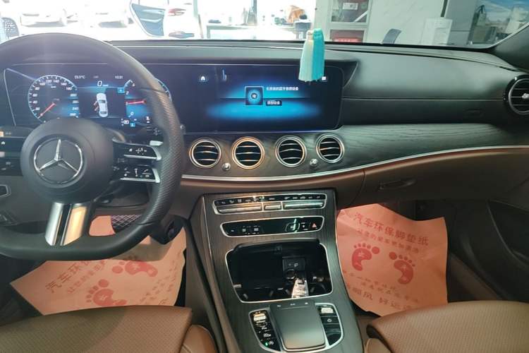Used Mercedes-Benz E-Class 2022 Second Facelift E 300 L Sporty and Stylish Edition Audio And AC Panel