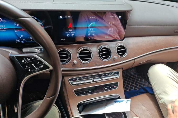 Used Mercedes-Benz E-Class 2022 E 300 L Luxury Model Audio And AC Panel