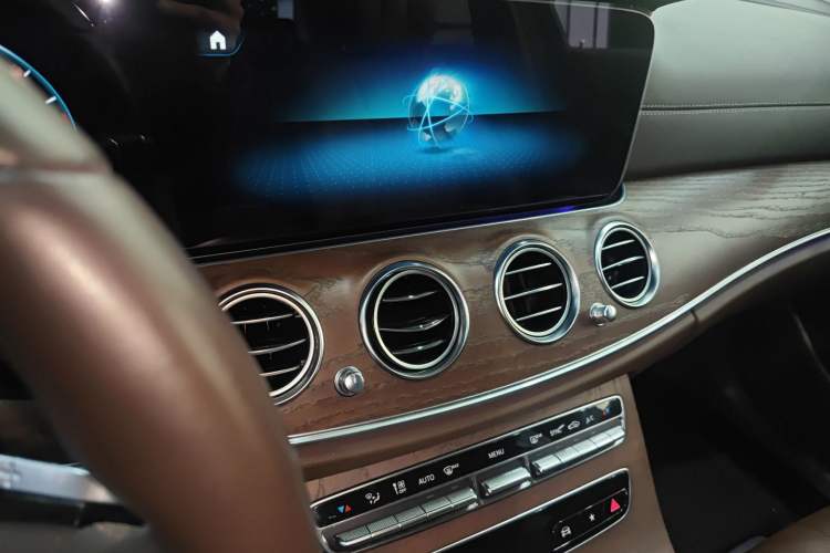 Used Mercedes-Benz E-Class 2022 Updated E 300 L Luxury Edition Audio And AC Panel
