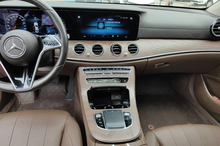 Used Mercedes-Benz E-Class 2022 Revised Version E 300 L Fashion Edition Audio And AC Panel